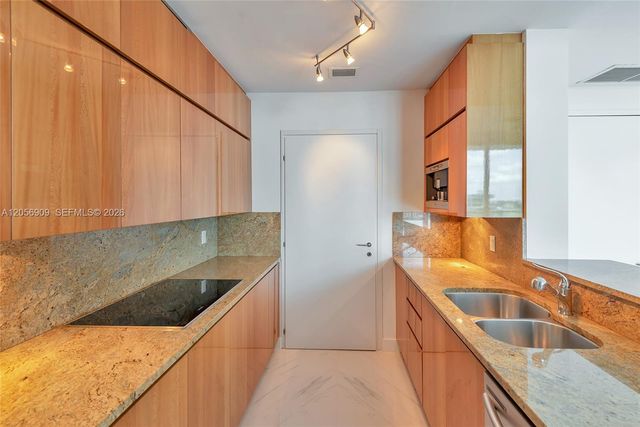 50 S Pointe Drive 2007, Miami Beach, FL 33139