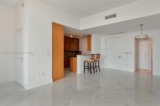 50 S Pointe Drive 2007, Miami Beach, FL 33139