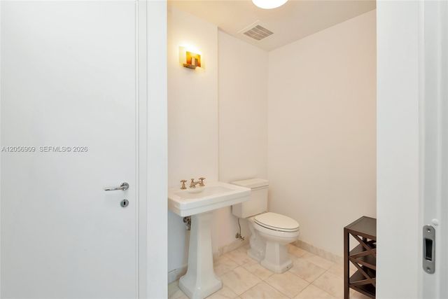 50 S Pointe Drive 2007, Miami Beach, FL 33139