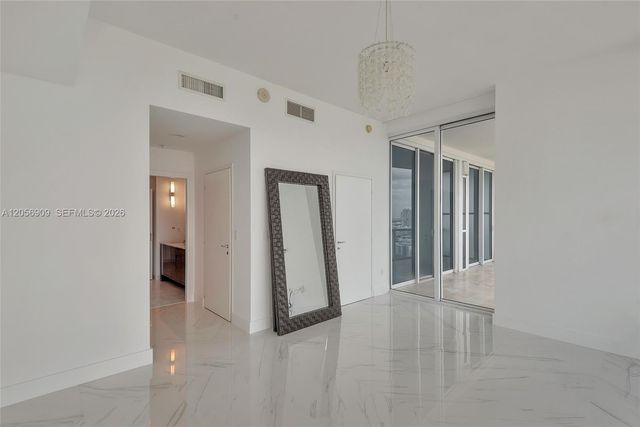 50 S Pointe Drive 2007, Miami Beach, FL 33139