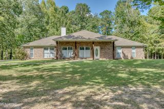 418 Barksdale Road, Brandon, MS 39047