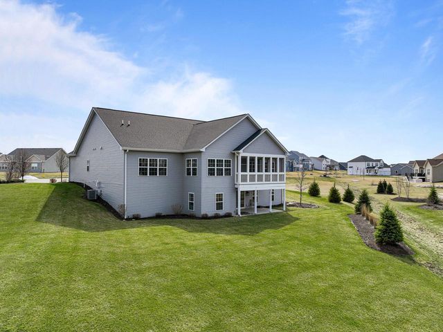 1740 Cobblestone COURT, Lake Geneva, WI 53147