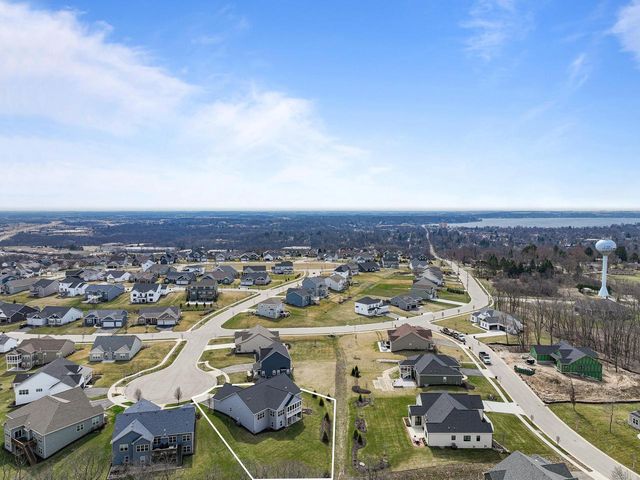 1740 Cobblestone COURT, Lake Geneva, WI 53147