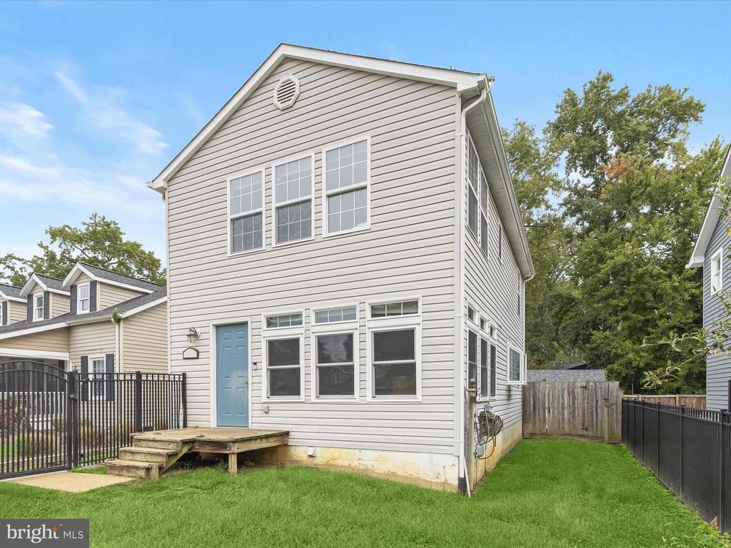 1619 SHORE DR, Edgewater, MD 21037