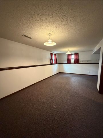 302 NW Stratford Lane, Ankeny, IA 50023