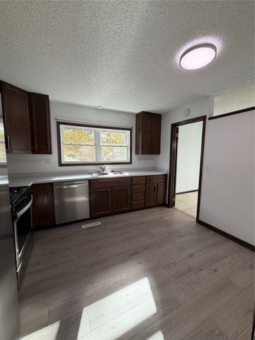 302 NW Stratford Lane, Ankeny, IA 50023