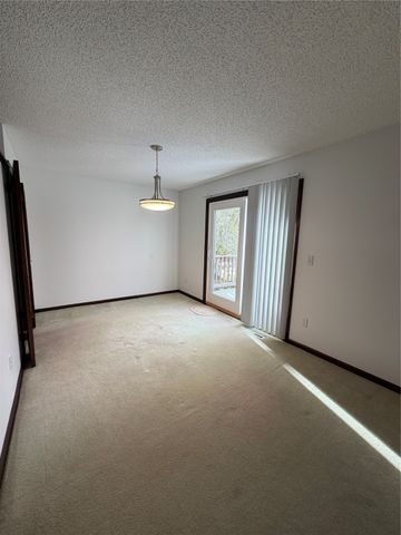 302 NW Stratford Lane, Ankeny, IA 50023