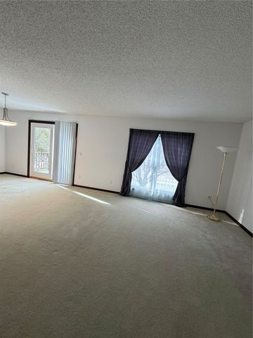 302 NW Stratford Lane, Ankeny, IA 50023