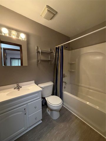 302 NW Stratford Lane, Ankeny, IA 50023