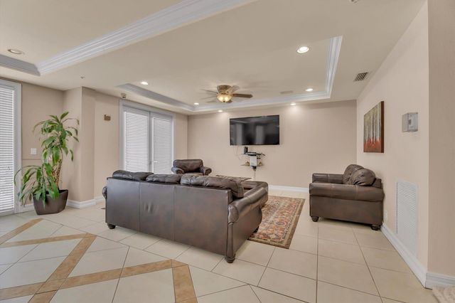 533 NE 3rd Avenue 512, Fort Lauderdale, FL 33301