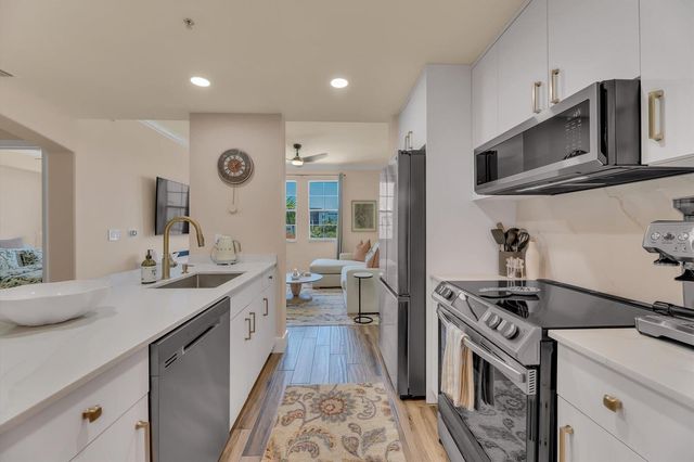 533 NE 3rd Avenue 512, Fort Lauderdale, FL 33301