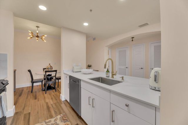 533 NE 3rd Avenue 512, Fort Lauderdale, FL 33301