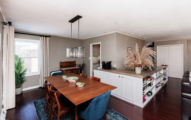 2700 68th Street, Urbandale, IA 50322