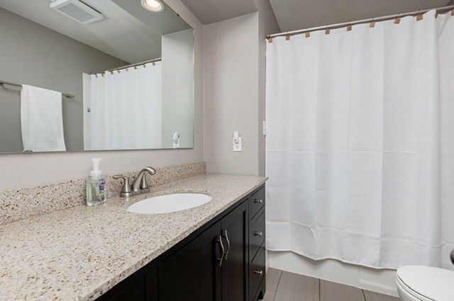 2700 68th Street, Urbandale, IA 50322