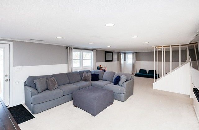 2700 68th Street, Urbandale, IA 50322