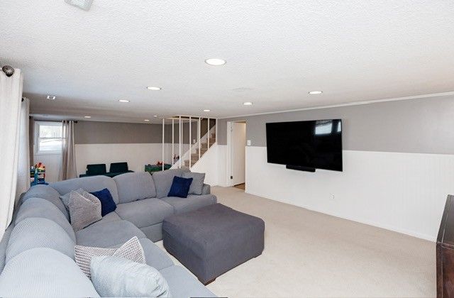 2700 68th Street, Urbandale, IA 50322