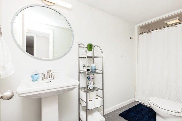 2700 68th Street, Urbandale, IA 50322