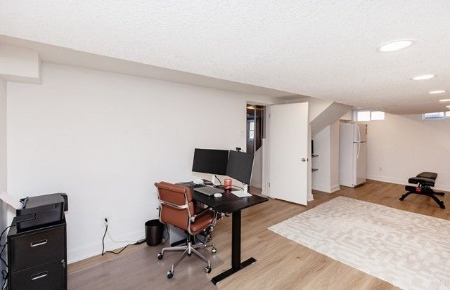 2700 68th Street, Urbandale, IA 50322