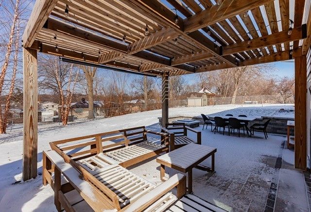 2700 68th Street, Urbandale, IA 50322