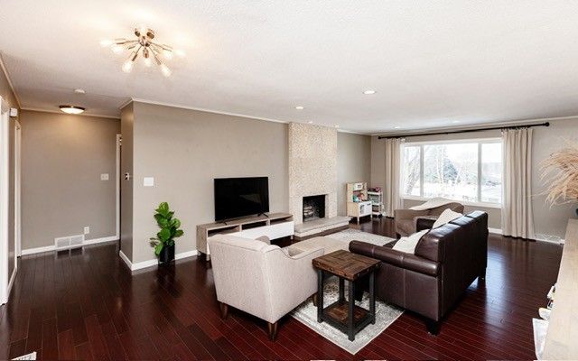 2700 68th Street, Urbandale, IA 50322