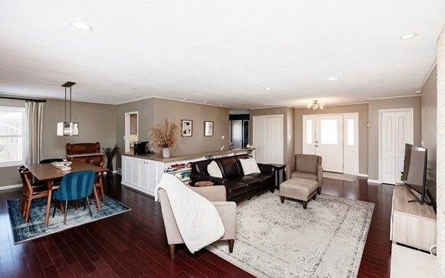 2700 68th Street, Urbandale, IA 50322