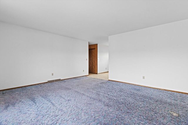 864 Mayer LANE, Mayville, WI 53050