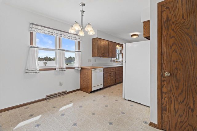 864 Mayer LANE, Mayville, WI 53050