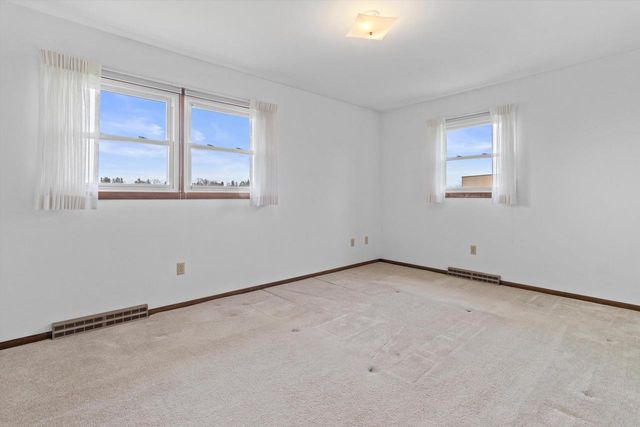 864 Mayer LANE, Mayville, WI 53050