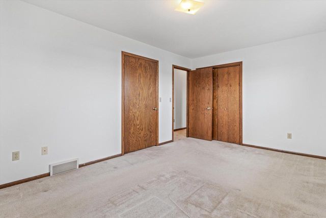 864 Mayer LANE, Mayville, WI 53050