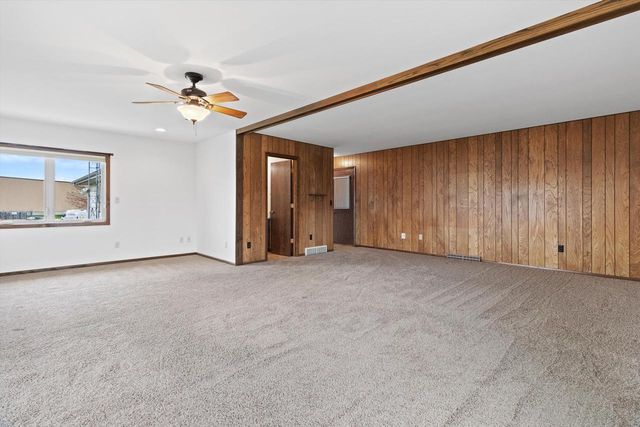 864 Mayer LANE, Mayville, WI 53050