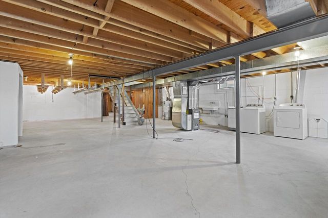 864 Mayer LANE, Mayville, WI 53050
