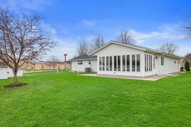 864 Mayer LANE, Mayville, WI 53050