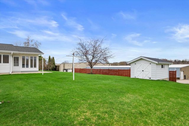 864 Mayer LANE, Mayville, WI 53050