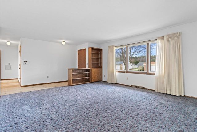 864 Mayer LANE, Mayville, WI 53050
