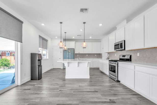 650 Nathaniel Ave, Galt, CA 95632