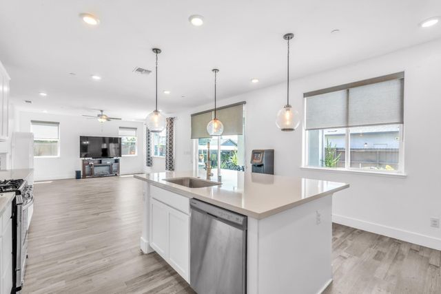 650 Nathaniel Ave, Galt, CA 95632