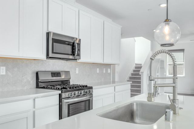 650 Nathaniel Ave, Galt, CA 95632