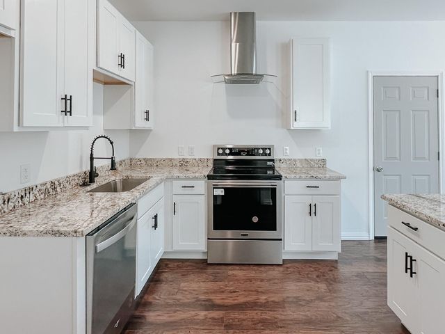 305 SW 6th Street, Kerens, TX 75144