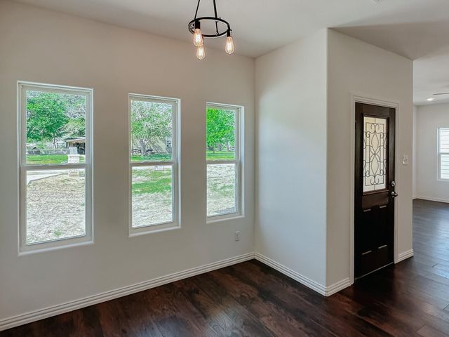 305 SW 6th Street, Kerens, TX 75144