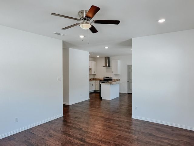 305 SW 6th Street, Kerens, TX 75144