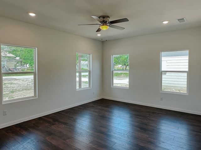 305 SW 6th Street, Kerens, TX 75144