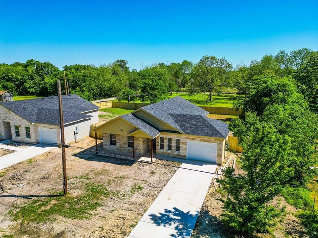 305 SW 6th Street, Kerens, TX 75144