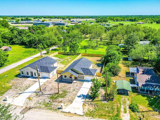 305 SW 6th Street, Kerens, TX 75144