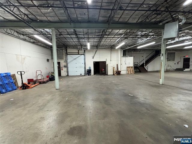 41 Woodbine Street, Bergenfield, NJ 07621