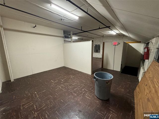 41 Woodbine Street, Bergenfield, NJ 07621