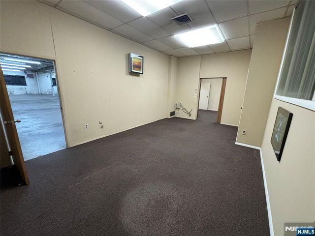 41 Woodbine Street, Bergenfield, NJ 07621