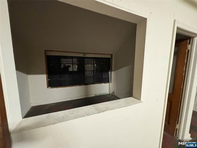 41 Woodbine Street, Bergenfield, NJ 07621