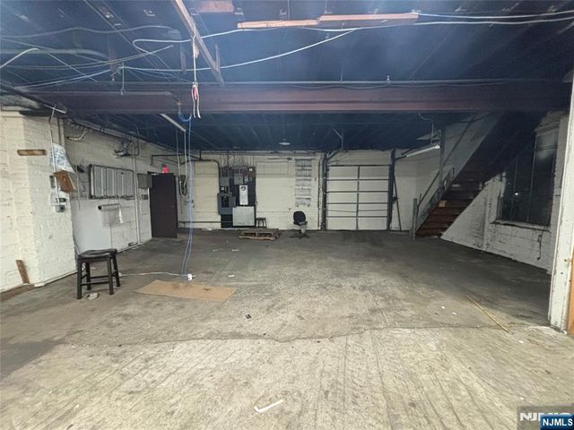 41 Woodbine Street, Bergenfield, NJ 07621