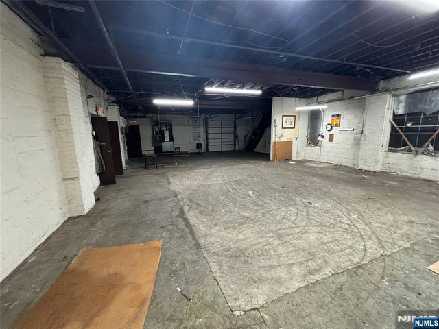 41 Woodbine Street, Bergenfield, NJ 07621