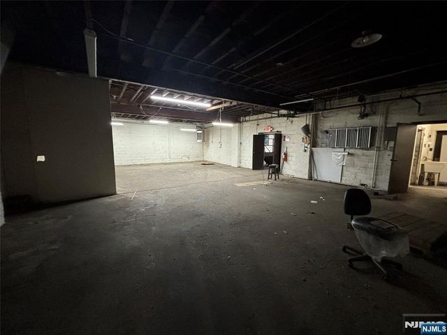 41 Woodbine Street, Bergenfield, NJ 07621